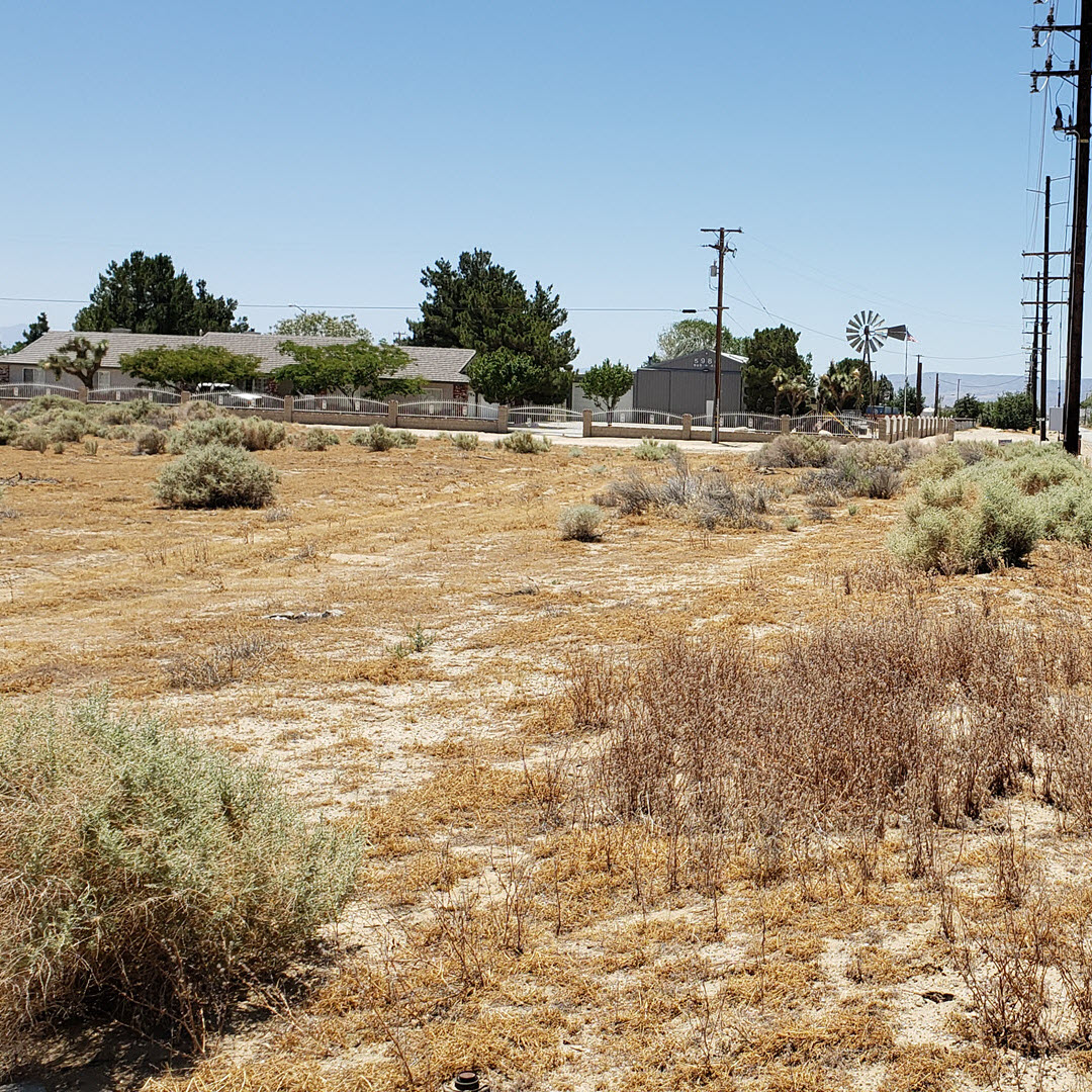 9.2 acres in Rosamond Utilities Nearby (video)