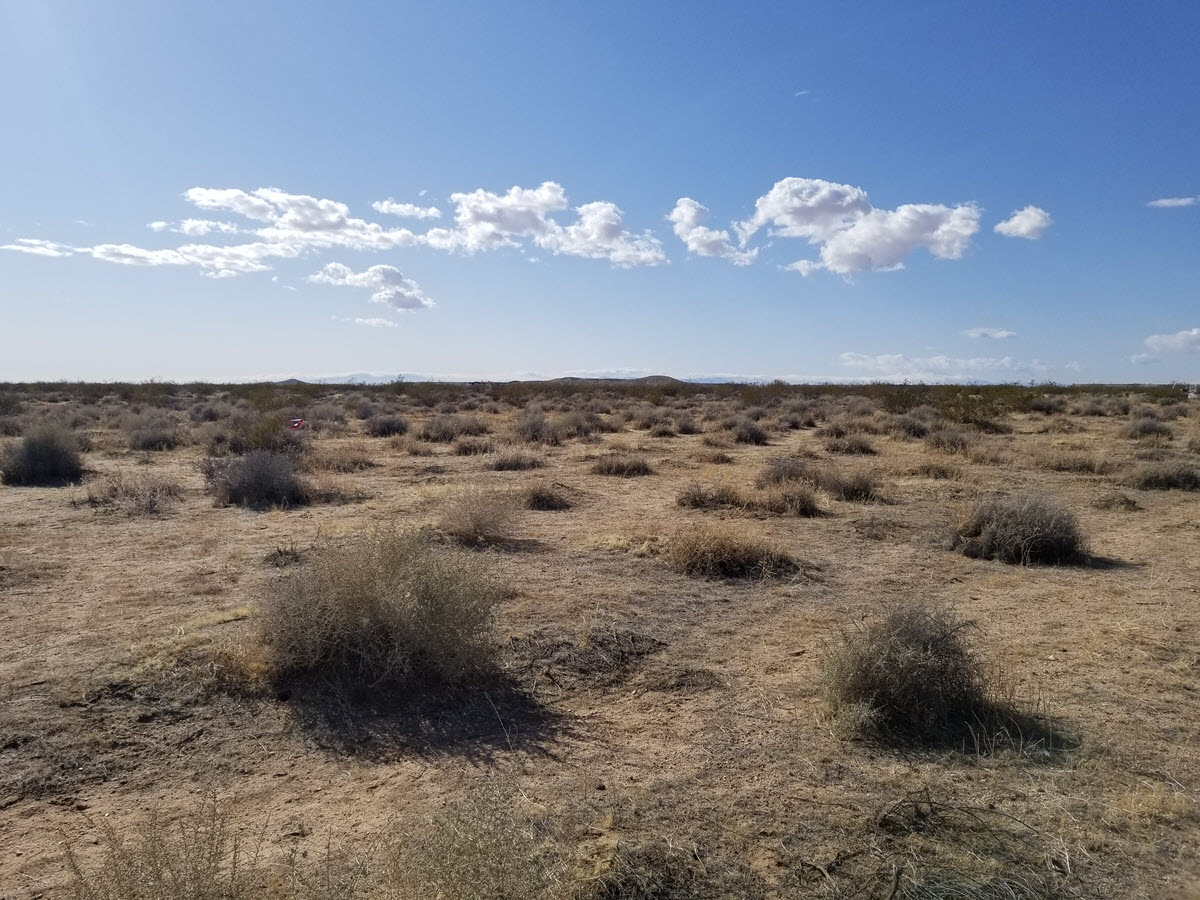2.5 acres West of Kramer Junction, CA