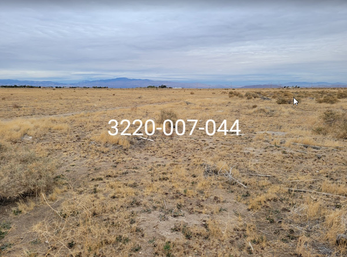 2.5 Flat Acres in Antelope Acres