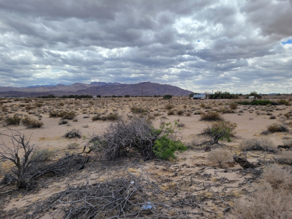7.5 flat acres with power (Newberry Springs)
